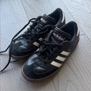 Adidas black samba youth 2.5